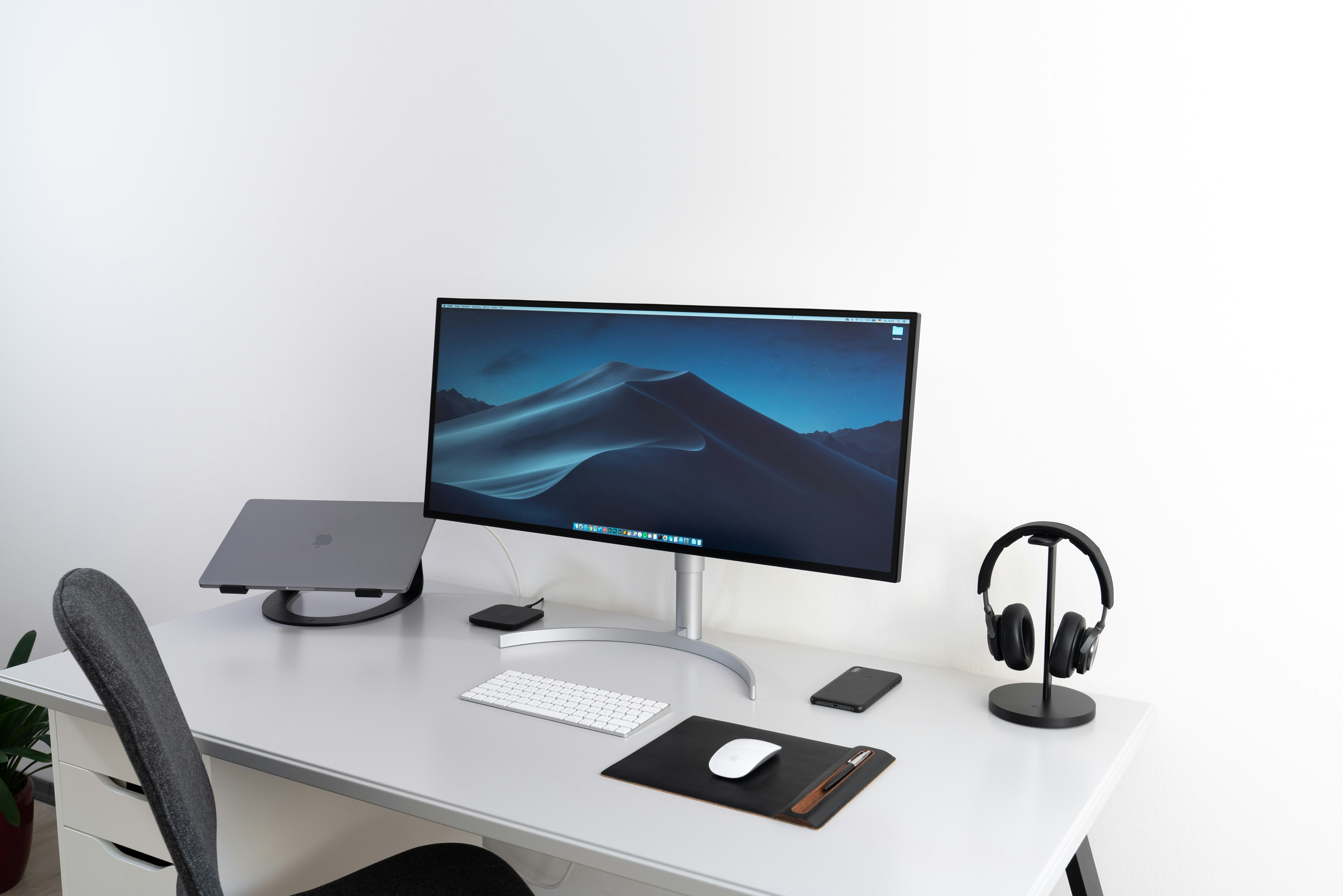 Ergonomic Desk Accessory Set